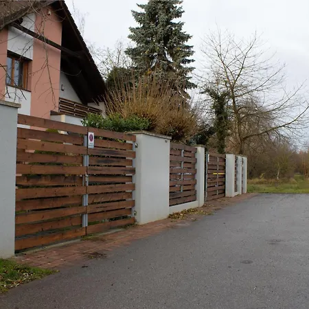 U Lesa Apartment Nove Jirny